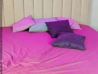 Live cam show with Virginia-Robinson