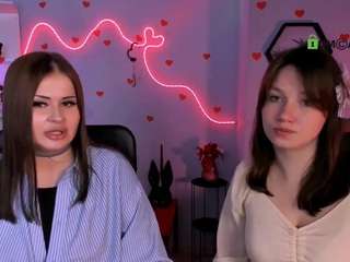 Live webcam model alira-glow on Soda Cams