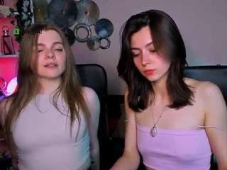 alira-glow live cam profile