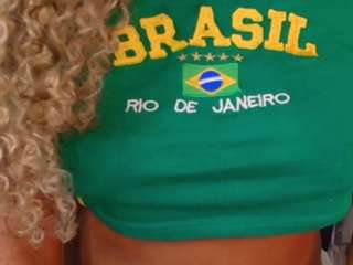 alma-dunn's CamSoda show and profile