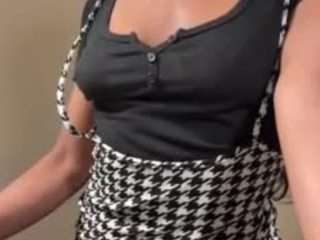 Live webcam model iwanthelena on Soda Cams