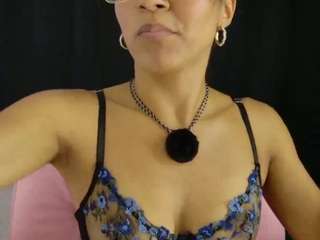 Live webcam model kittymyers01 on Soda Cams