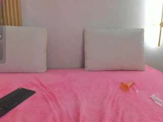 Live webcam model lua-rosse on Soda Cams