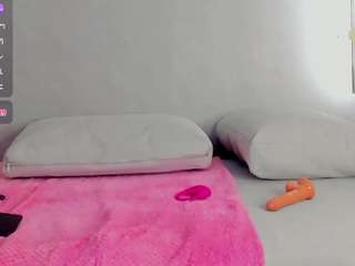 lua-rosse's CamSoda show and profile