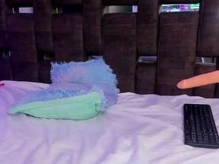 Live webcam model scarletblondie on Soda Cams