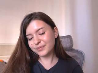 Live webcam model tiffaneybreault on Soda Cams