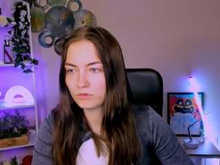 angel-hip's CamSoda show and profile