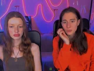 angel-hip's CamSoda show and profile