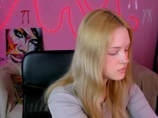 Live webcam model angel-hip on Soda Cams