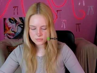 Live webcam model angel-hip on Soda Cams