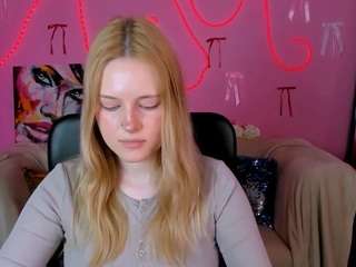 Live webcam model angel-hip on Soda Cams