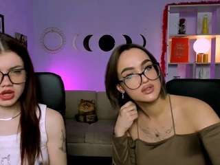 Live webcam model angel-hip on Soda Cams