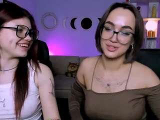 Live webcam model angel-hip on Soda Cams