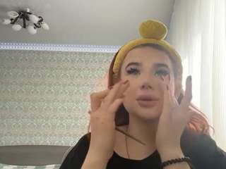 Live webcam model annikaazzaro on Soda Cams