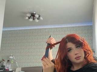 Live webcam model annikaazzaro on Soda Cams