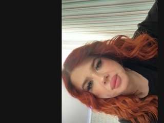 Live webcam model annikaazzaro on Soda Cams