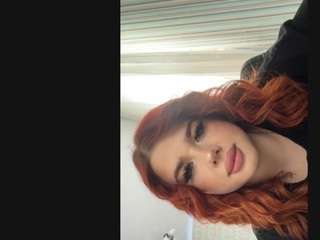 Live webcam model annikaazzaro on Soda Cams