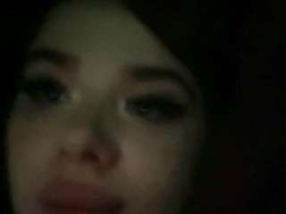 Live webcam model annikaazzaro on Soda Cams