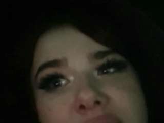 Live webcam model annikaazzaro on Soda Cams