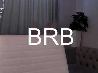 Live webcam model cute-fox4 on Soda Cams