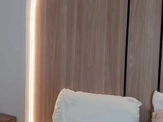 elara-bloom Live Webcam on CamSoda