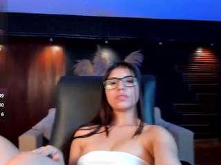 emily-loppez live webcam show