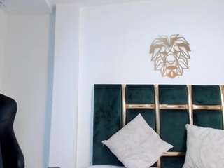 Emily-Loppez live cam preview