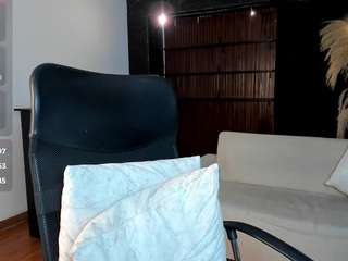 Emily-Loppez live cam preview