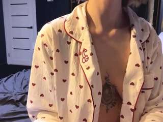 Live webcam model emmyberentson on Soda Cams