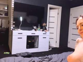 Live webcam model emmyberentson on Soda Cams