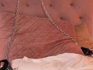 julcy-peach live cam profile