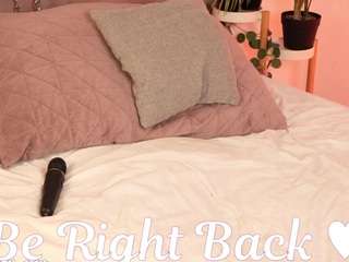 Julcy-Peach live cam preview