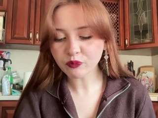 Live webcam model mariamcourey on Soda Cams