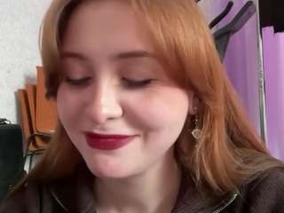 le modèle mariamcourey est en webcam porno dans un show sur le site camsoda, il possède les tags suivants: ahegao,sexy,nipple piercings,no drinking,normal,ohmibod,oil,petite,red hair,role play,smoking,naked,solo,spank,striptease,tattoos,tease,wet,white,yoga