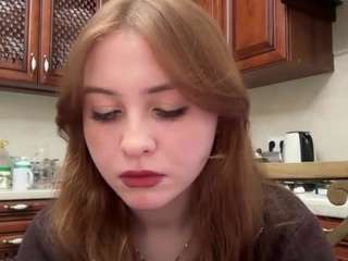 Live webcam model mariamcourey on Soda Cams