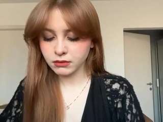 mariamcourey's CamSoda show and profile