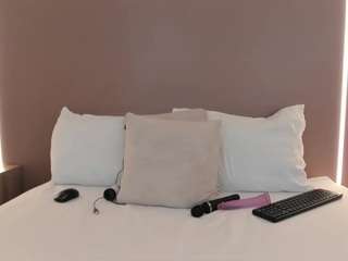 mia-slora on CamSoda