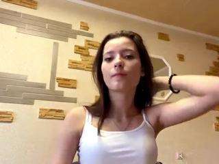 le modèle roselleavary est en webcam porno dans un show sur le site camsoda, il possède les tags suivants: ahegao,shaved pussy,natural,nipple piercings,no drinking,no smoking,orgasm,public,pussy,sex toys,sexy,skinny,moaning,small tits,spank,squirt,squirter,strip,striptease,tease