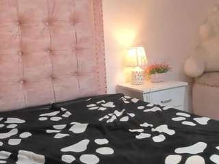 Live webcam model sofianixonn on Soda Cams