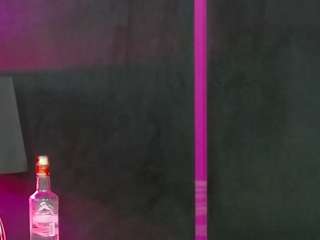 le modèle evelisse est en webcam porno dans un show sur le site camsoda, il possède les tags suivants: anal,spit,penetration,playdildo,pussy,role play,roleplay,rub,shaved pussy,spanking,sph,squirter,nude,strapon,striptease,sucking,sugarbaby,tattoos,teen 18,twerk