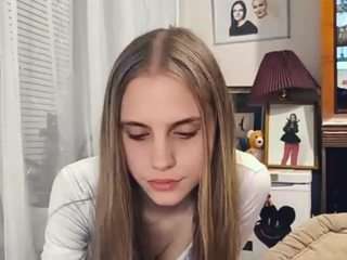 Live webcam model ieshaashaf on Soda Cams