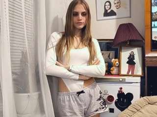 Live webcam model ieshaashaf on Soda Cams