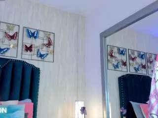 Live webcam model kendallspears-1 on Soda Cams