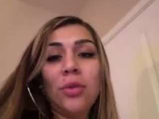 rosieeeyvetteee333 webcam model