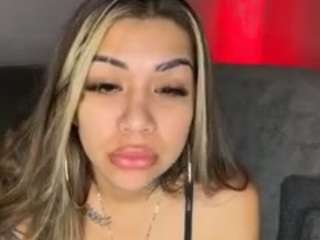 rosieeeyvetteee333 webcam