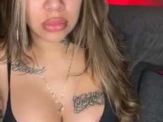 rosieeeyvetteee333 webcam