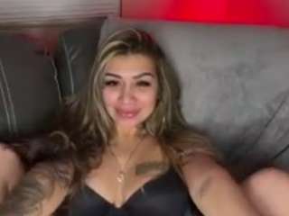 Live webcam model rosieeeyvetteee333 on Soda Cams