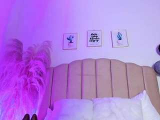 Live webcam model aithanaa on Soda Cams