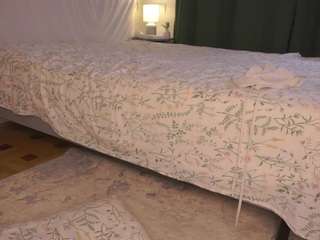 Live webcam model aliselle on Soda Cams