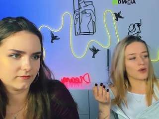 Live webcam model amelia-lovely1 on Soda Cams